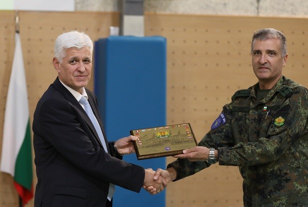 Министър Димитър Стоянов: Горд съм с признанието за българския военен контингент в Босна и Херцеговина