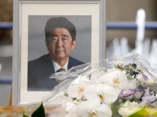В Япония започна държавното погребение на Шиндзо Абе