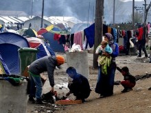 Гърция: ЕС използва южноевропейските държави като паркинг за мигранти