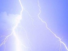 Мълния уби трима в центъра на София