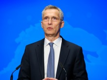 Столтенберг призова страните от НАТО бързо да попълнят оръжейни запаси