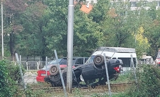 Полицаите катастрофирали в София днес са били от СДВР от