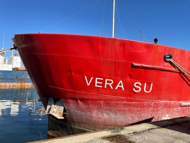 Корабът Вера Су който преди около година бе заседнал в