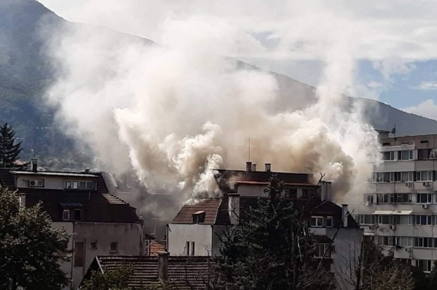 Потушен е пожарът в квартал "Павлово"