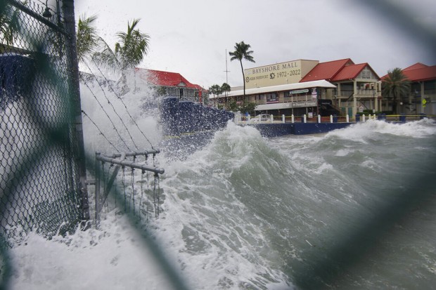 Ураганът Иън достигна Флорида със страшна сила