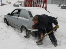 Второ денонощие в Смолянска област вали сняг
