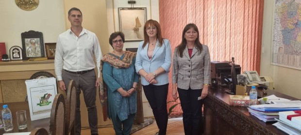 Областният управител проф Мария Нейкова прие посланика на Пакистан Н