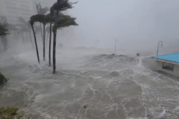 Издирват изчезнали след урагана Иън, връхлетял Флорида