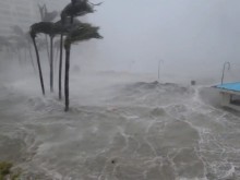 Издирват изчезнали след урагана Иън, връхлетял Флорида