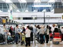 Едно от най-натоварените летища в Европа ограничава пътниците заради недостиг на персонал