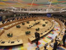 Министрите от ЕС се събират на извънредна среща за тавана на цените на руския газ