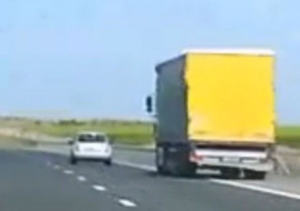 Сърбия обмисля да забрани на камионите да изпреварват на магистрали