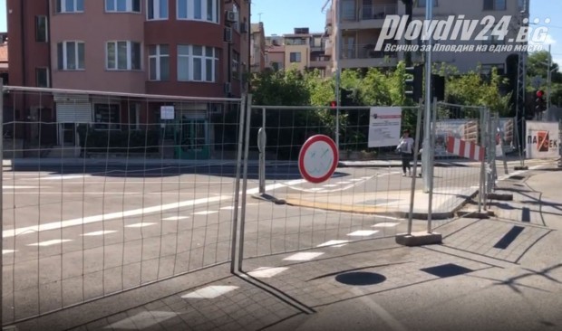 TD Читатели на Plovdiv24 bg многократно сигнализират че строителството на ул Даме