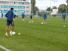 Четирима футболисти подновиха тренировки с основната крупа на Левски