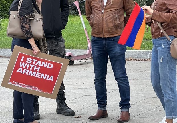 Арменската общност организира мирен протест пред НДК