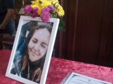 Стотици изпратиха 22-годишната Светомира в последния й път