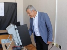 Областният управител на Хасково инж. Минко Ангелов упражни правото си на глас