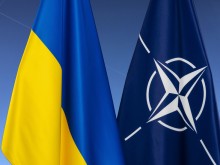 Осем държавни глави от НАТО са се обявили за бързо приемане на Украйна, включително РСМ