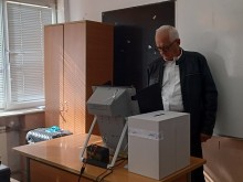 Областният управител на Кюстендил гласува за спокойна и нормална България