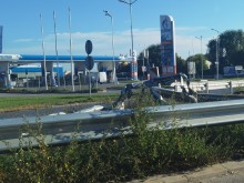 Шофьор: Можем ли да се чувстваме спокойни при подобни съоръжения на пътя?