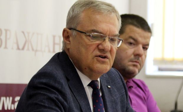 Председателят на АБВ Румен Петков изрази съмнение, че строително-монтажните работи