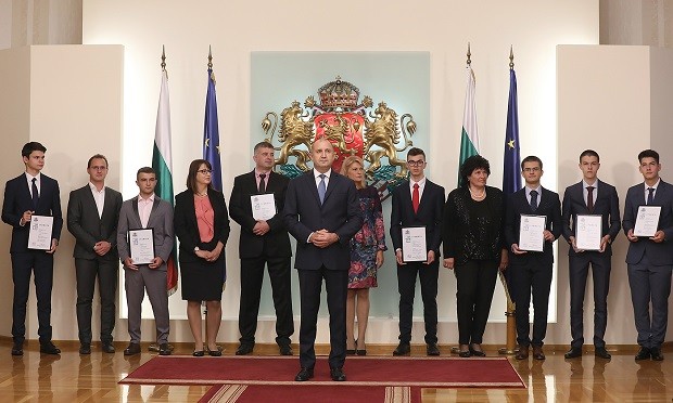 Държавният глава Румен Радев връчи отличията в 20-ото издание на