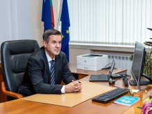Министър Никола Стоянов: Съвсем скоро в 10 от 10 автомобила в Европа ще има части, произведени в България