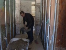 Жители на карловските села получиха фургони