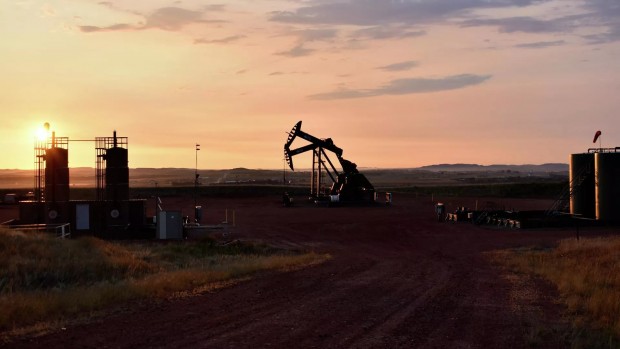 ОПЕК+ договори най-големите съкращения в производството на петрол от 2020 година насам