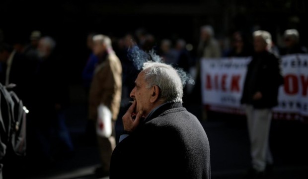 Стотици пенсионери излязоха по улиците на Атина днес с искане