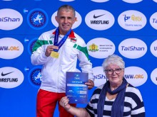 Българин ликува със световна титла в борбата