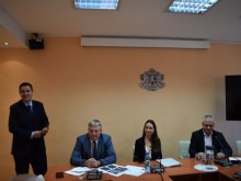 След 4 години прекъсване, министър Никола Стоянов възстанови работата на Отрасловия съвет по "Лека промишленост"