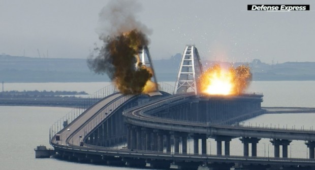 Eксплозивите на Кримския мост са били задействани с радиокоманда, според експерт