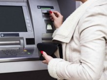 Балама! Банков служител отвори очите на клиентка, която преди това се набута с 18417 лева