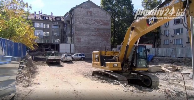 Нов строеж в центъра на Пловдив плаши граждани