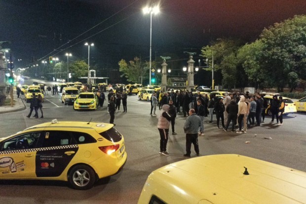Таксиметровият шофьор издъхнал след побой в София оставя три малки
