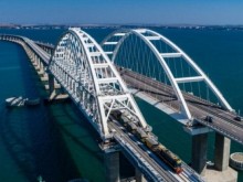 Движението на пътници по Кримския мост се възстановява днес