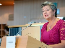Украинците са винаги добре дошли в ЕС, каза еврокомисарят по вътрешните работи