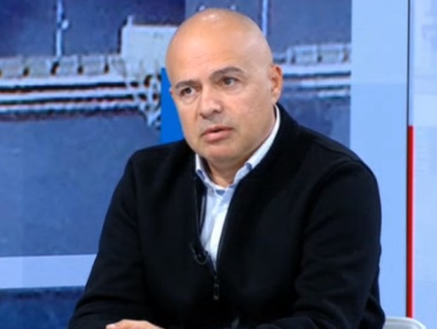 Георги Свиленски: Президентът да каже защо бави с 10 дни свикването на парламента