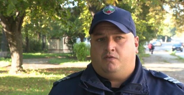 Полицаи от Бобов дол спасиха две малки деца от падане от 7-ия