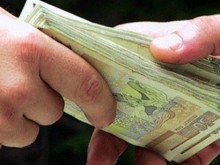 От банката шокирали жертвата на измама: Дължиш 10 000 лева!