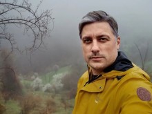 Ученички нападнаха актьора Владимир Карамазов