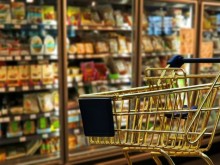 56% от българите пазаруват по-малко храни заради високите цени