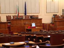 "Демократична България" инициира нова среща в Народното събрание заради присъствието на Митрофанова