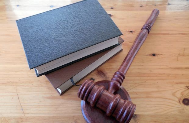 Районният съд наложи административно наказание глоба за документно престъпление съобщиха