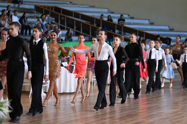 250 танцьори участваха в Десетото юбилейно издание на Националния турнир за Купа Стара Загора