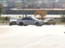 Заподозрян в палеж се барикадира в дома си, замеря полицаи с чинии