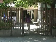 Близо 100 човека на ден подават документи по програмата "Аз мога"