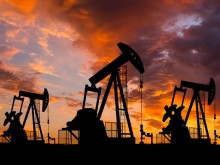 МАЕ: Планът на ОПЕК + за рязко ограничаване на доставките на петрол вдига цените и води до глобална рецесия