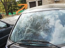 Деца потрошиха лек автомобил във Варна